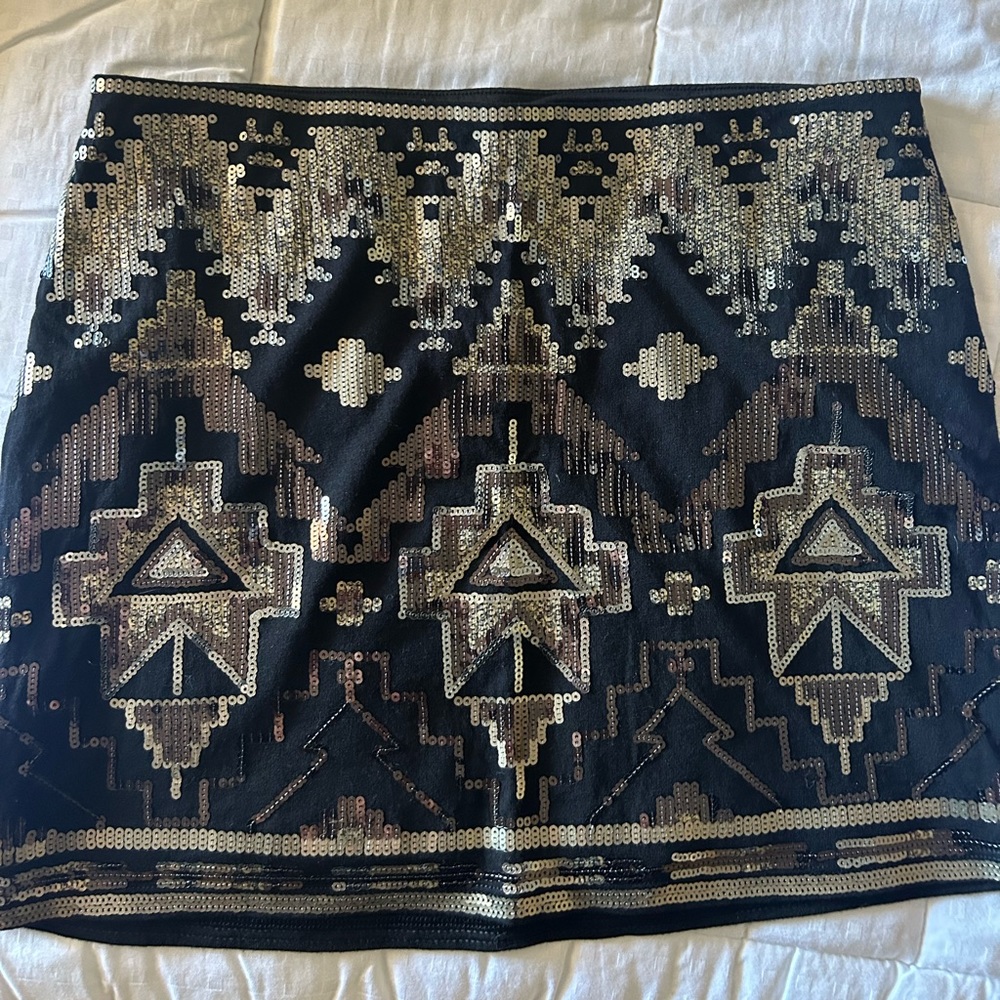 The perfect black and sequin Express mini for NYE